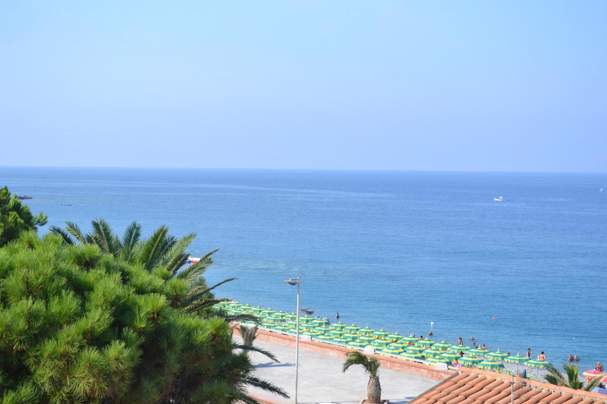 Beach Hotel Diamante Exterior foto
