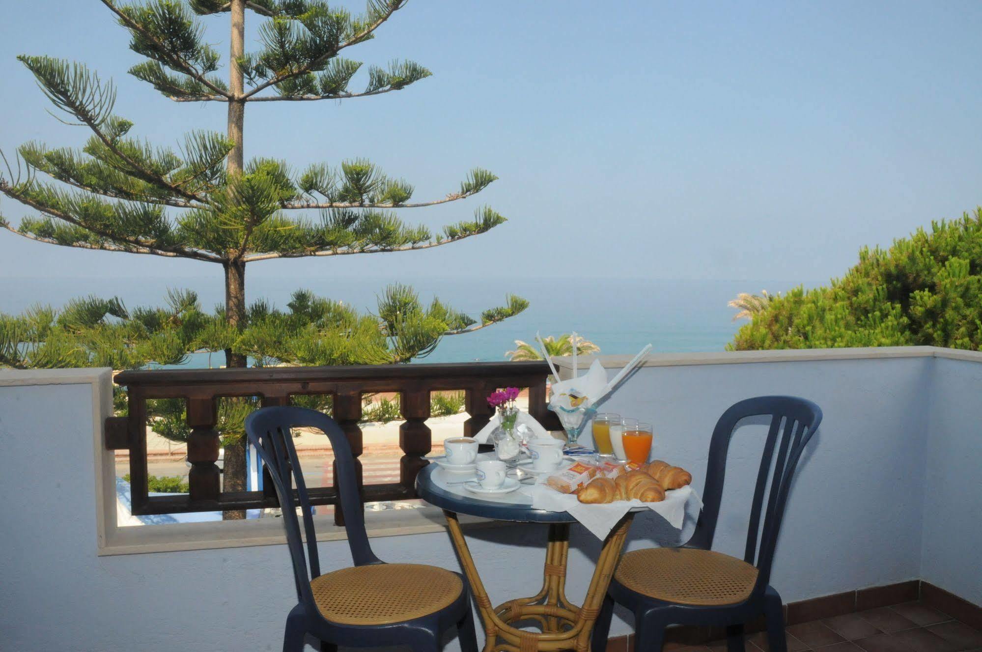 Beach Hotel Diamante Exterior foto
